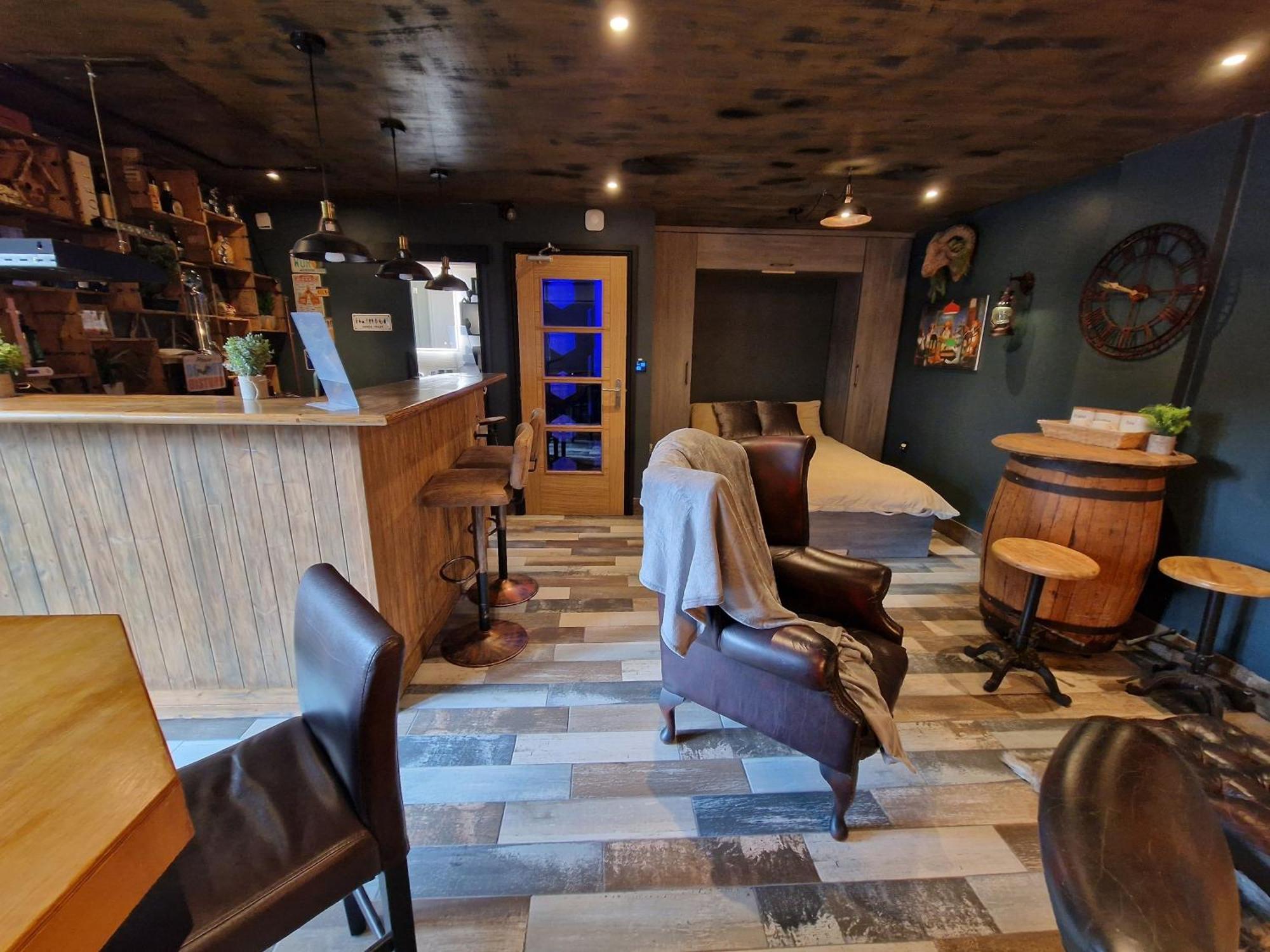 The Pub - Unique & Authentic Experience - Free Parking!, 5 Minutes From Airbus And The Mall Cribbs Bristol Eksteriør billede