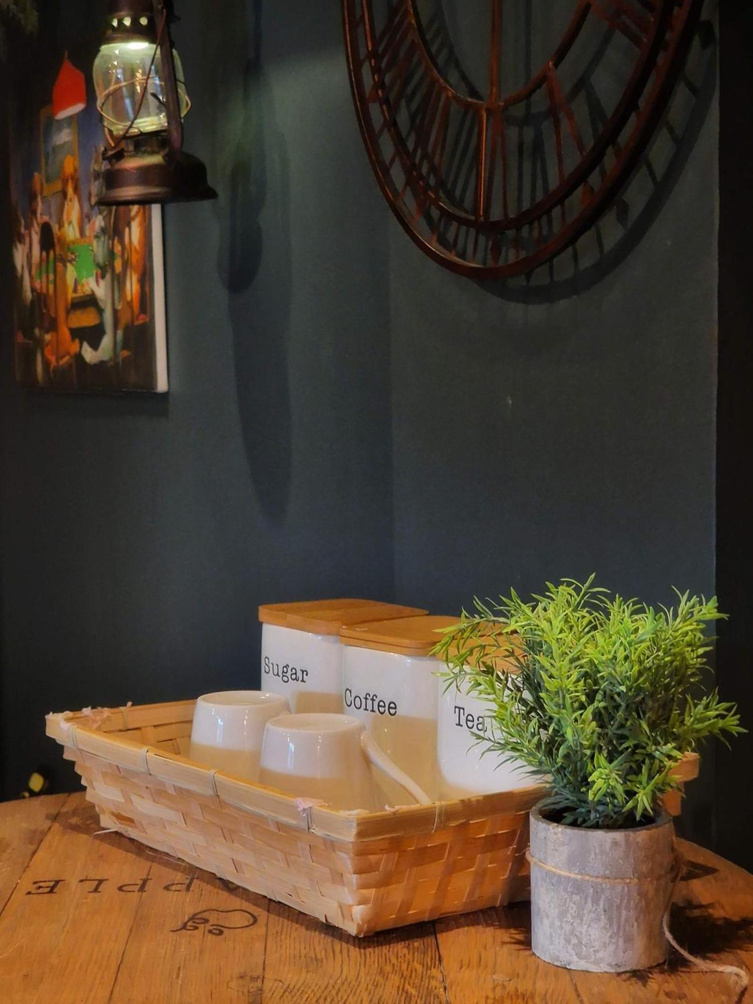 The Pub - Unique & Authentic Experience - Free Parking!, 5 Minutes From Airbus And The Mall Cribbs Bristol Eksteriør billede