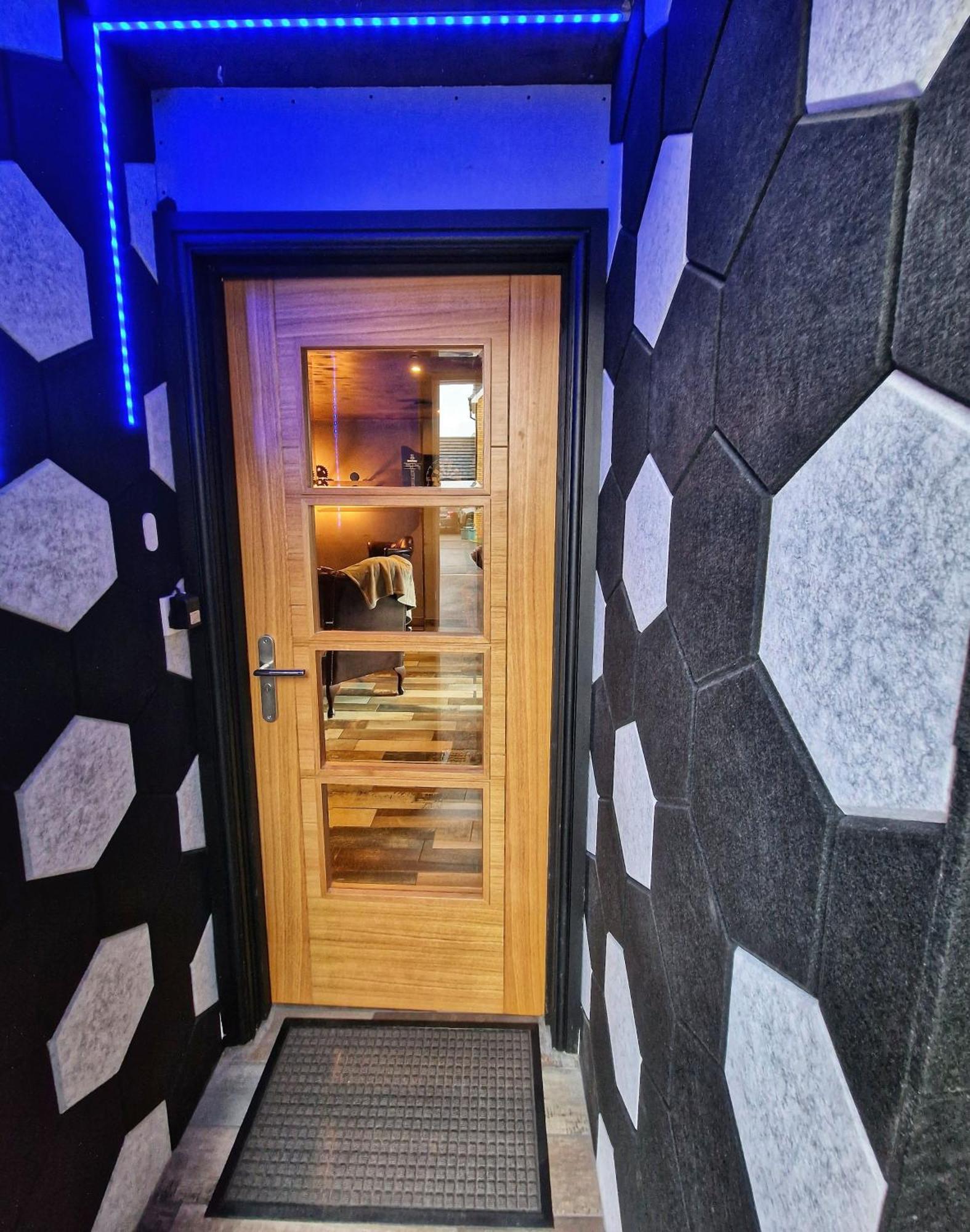 The Pub - Unique & Authentic Experience - Free Parking!, 5 Minutes From Airbus And The Mall Cribbs Bristol Eksteriør billede